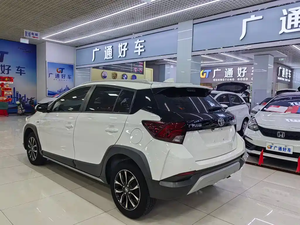 Toyota Yaris L — миниатюра 8