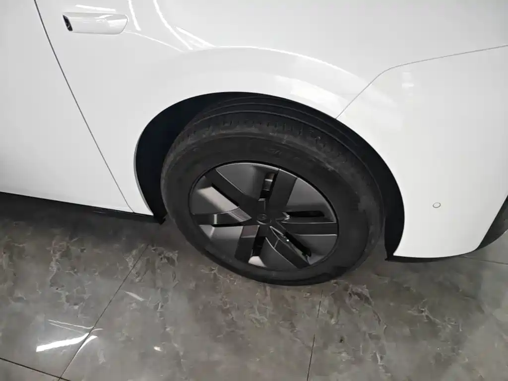 Li Auto Li MEGA — миниатюра 23