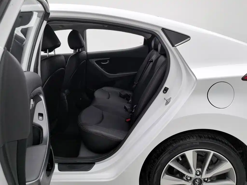 Hyundai Elantra Langdong — миниатюра 15