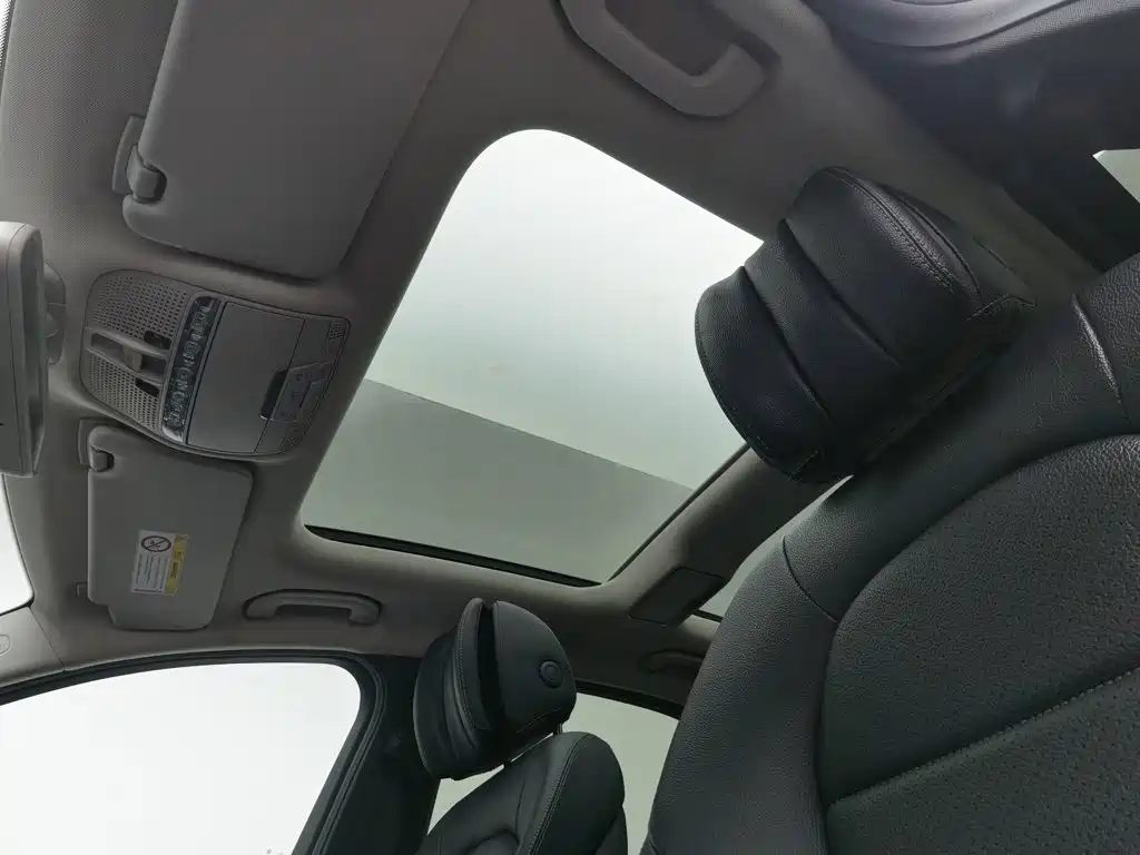 Mercedes-Benz C-Class — миниатюра 14