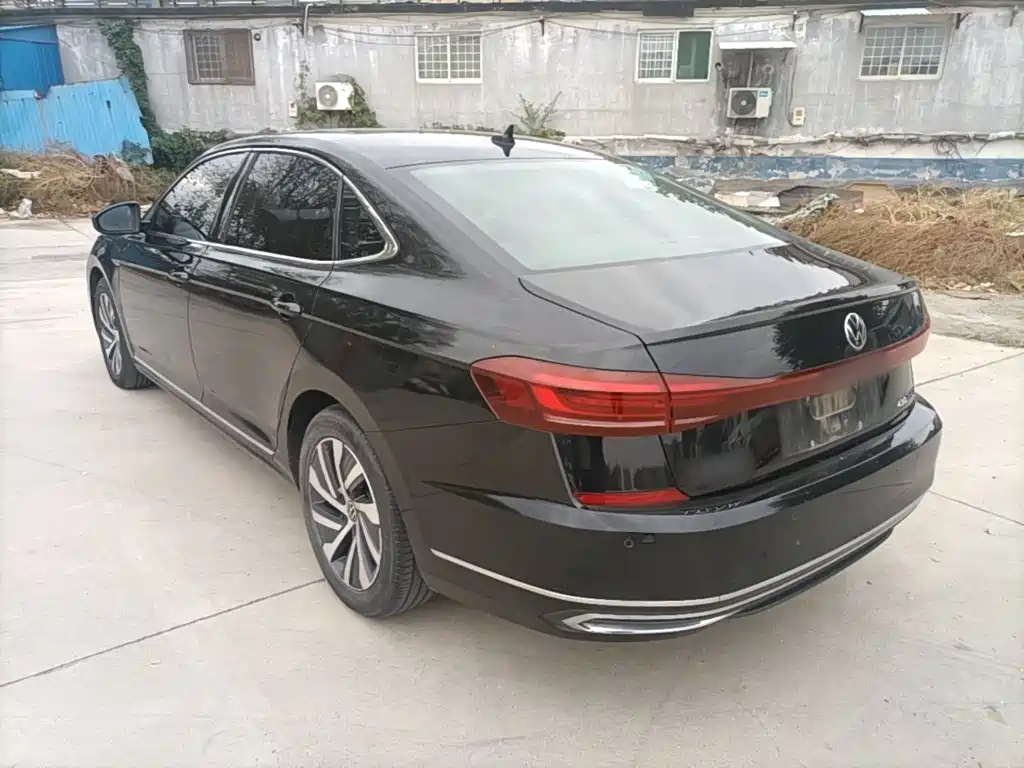 Volkswagen Passat PHEV — миниатюра 5