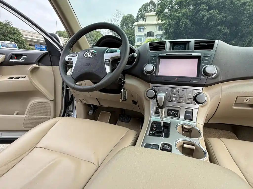 Toyota Highlander — миниатюра 16