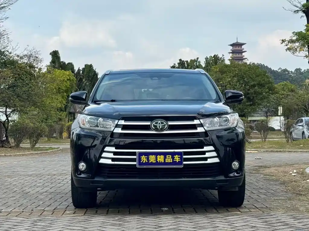 TOYOTA HIGHLANDER