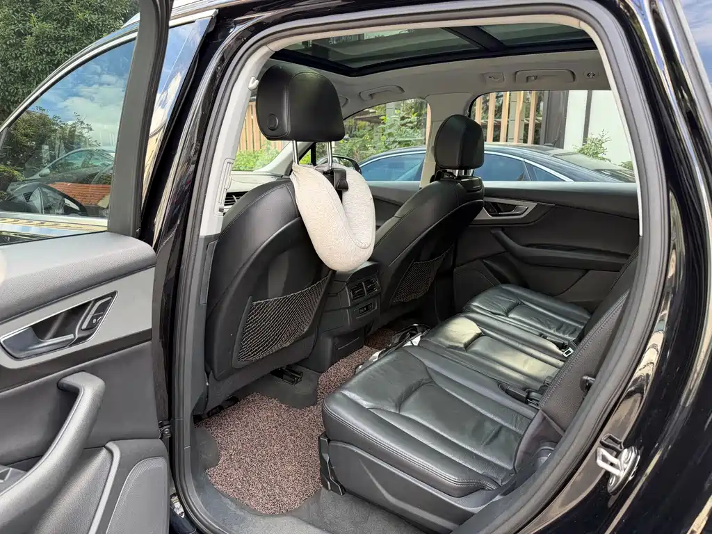 Audi Q7 — миниатюра 5