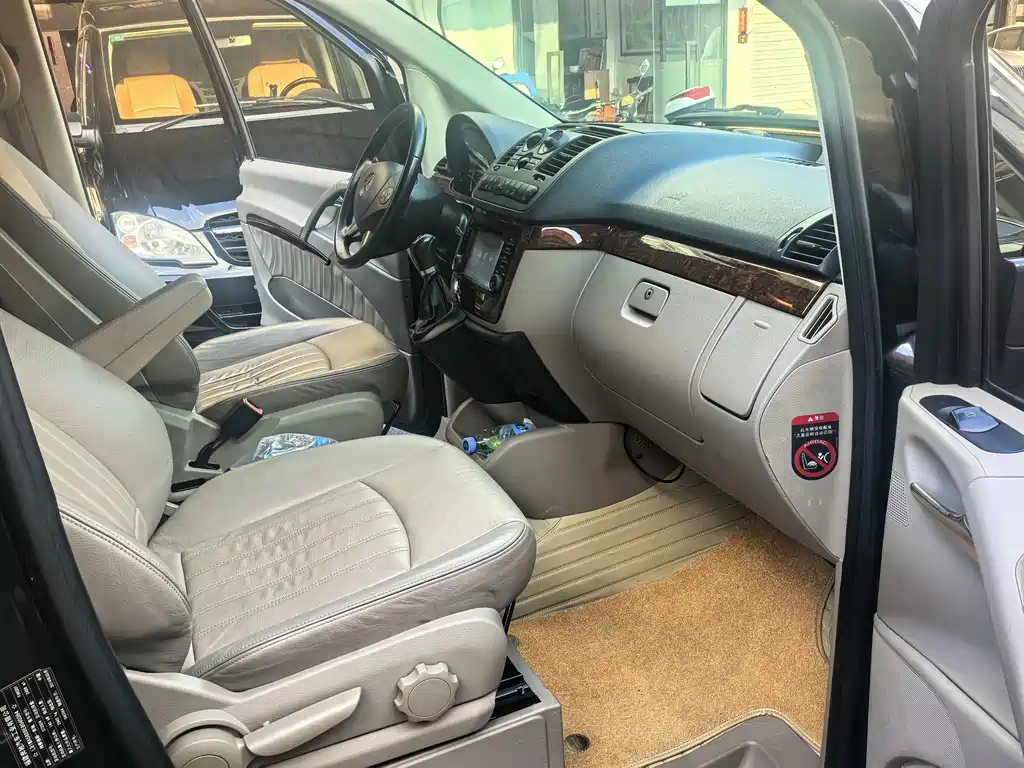 Mercedes-Benz Viano — миниатюра 10