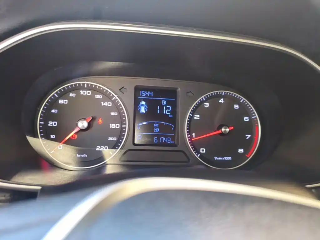 Roewe RX3 — миниатюра 12