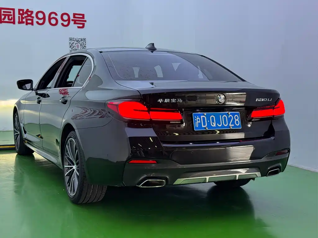 BMW 5 Series — миниатюра 31