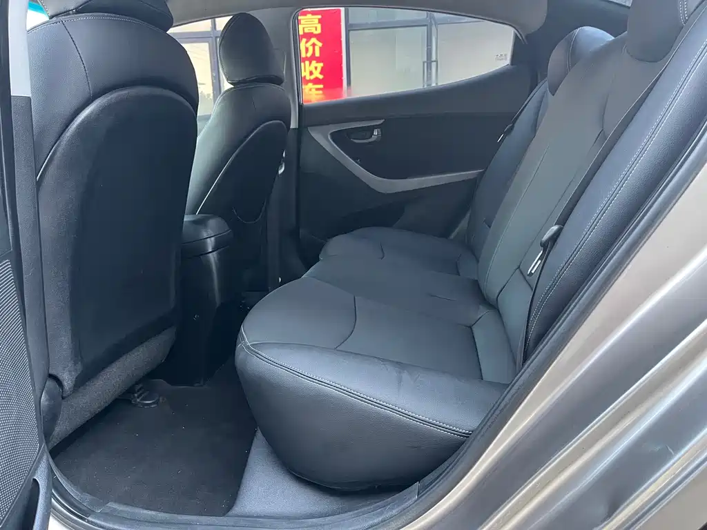 Hyundai Elantra Langdong — миниатюра 8