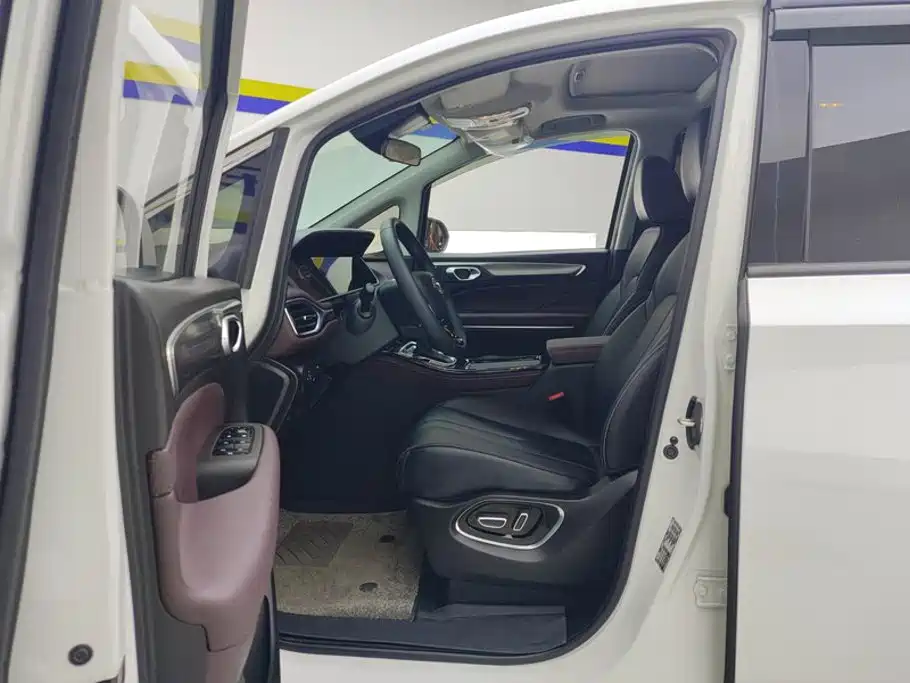 GAC Motor Trumpchi M6 — миниатюра 9