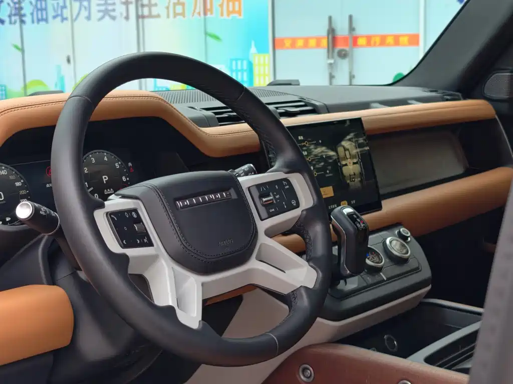 Land Rover Defender — миниатюра 4
