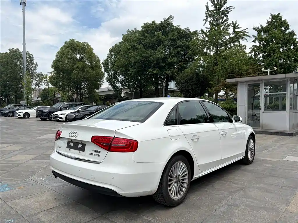 Audi A4L 2016 35 TFSI AT