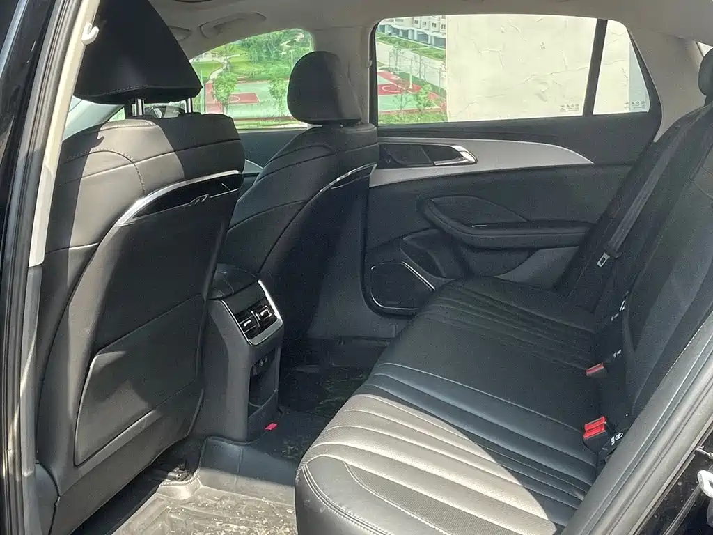 Hongqi Hongqi H5 — миниатюра 5