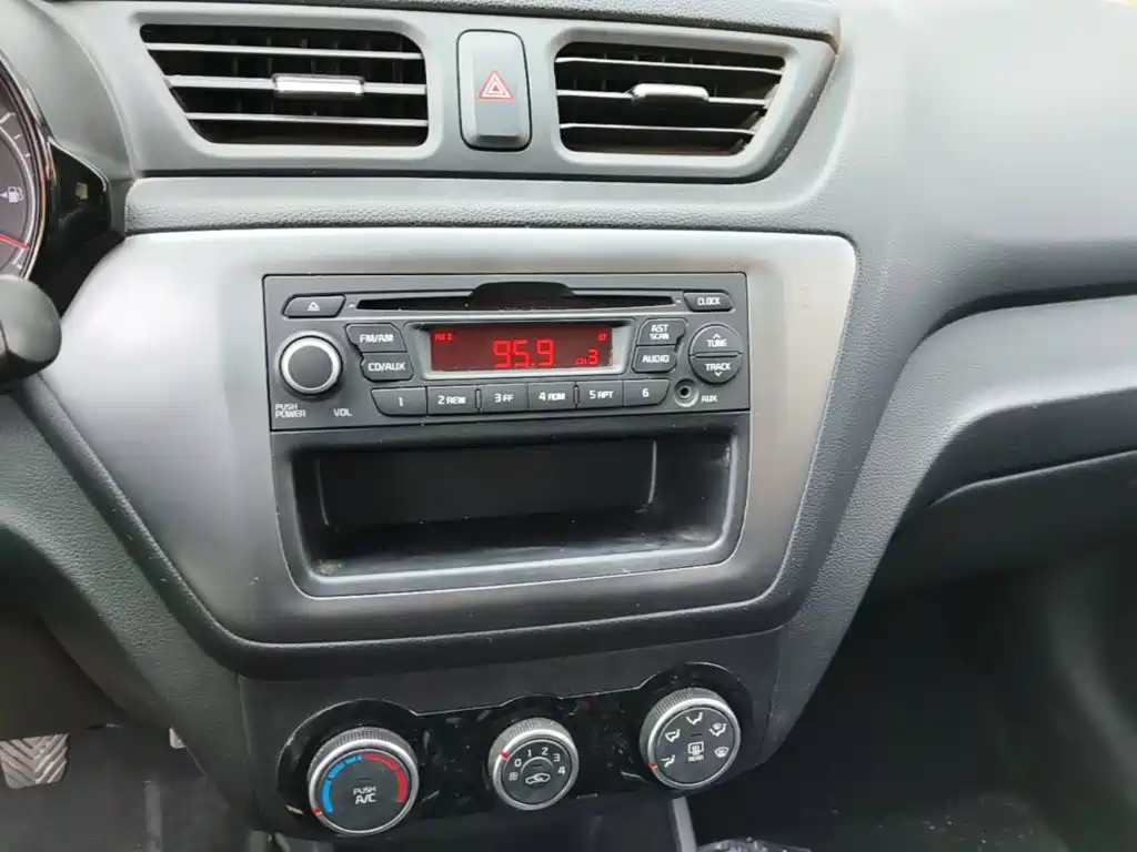 Kia K2 — миниатюра 13