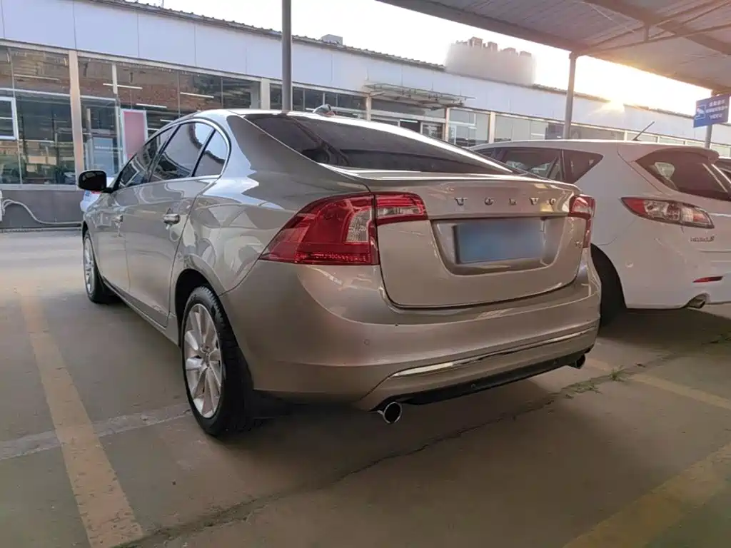 Volvo S60 — миниатюра 5
