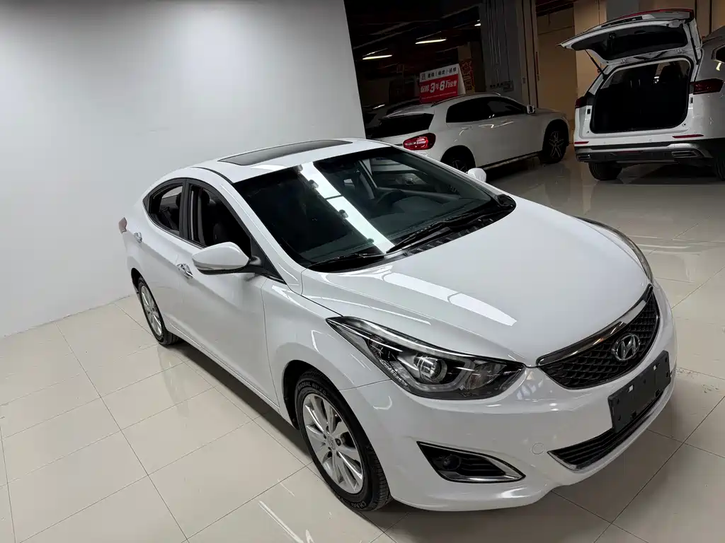 Hyundai Elantra Langdong — миниатюра 7