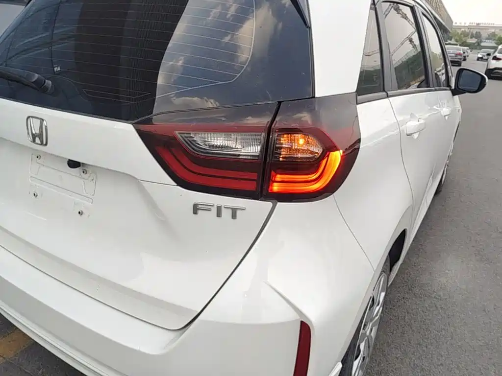 Honda Fit — миниатюра 8