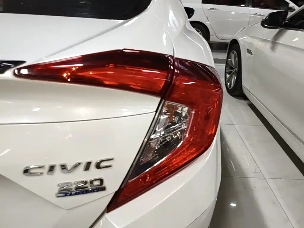 Honda Civic — миниатюра 8