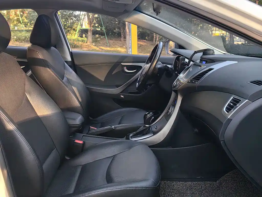 Hyundai Elantra Langdong — миниатюра 7