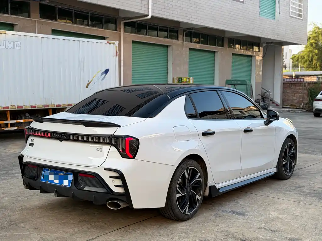 Lynk & Co 03 — миниатюра 9