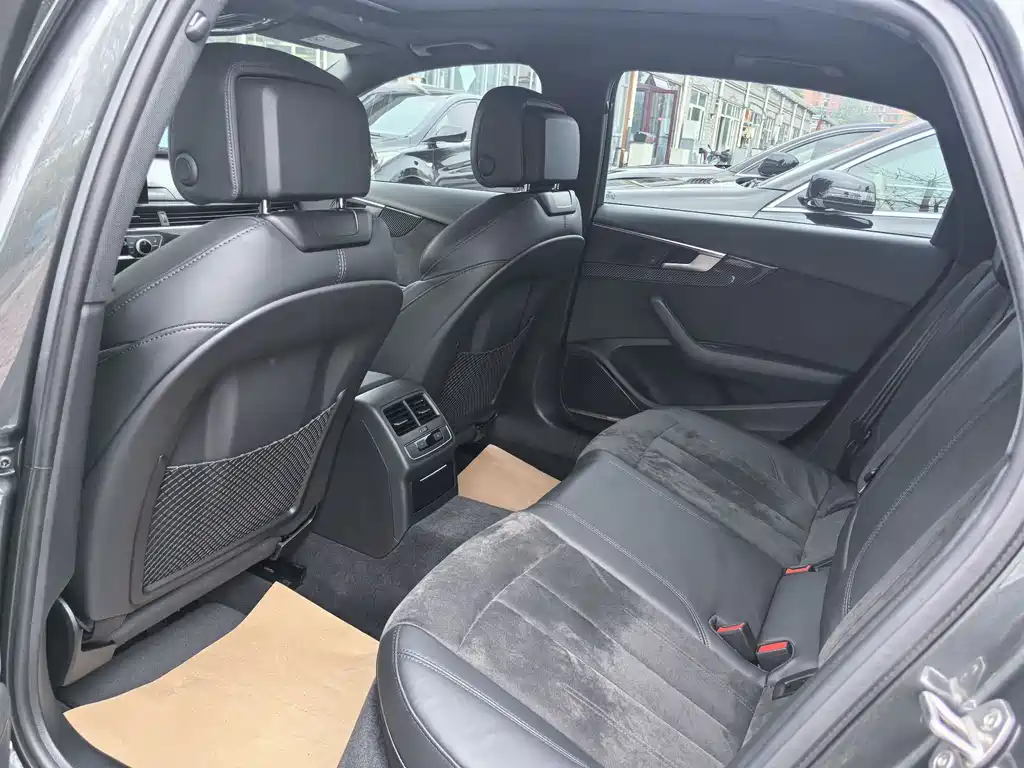 Audi A4L 2020 45 TFSI quattro