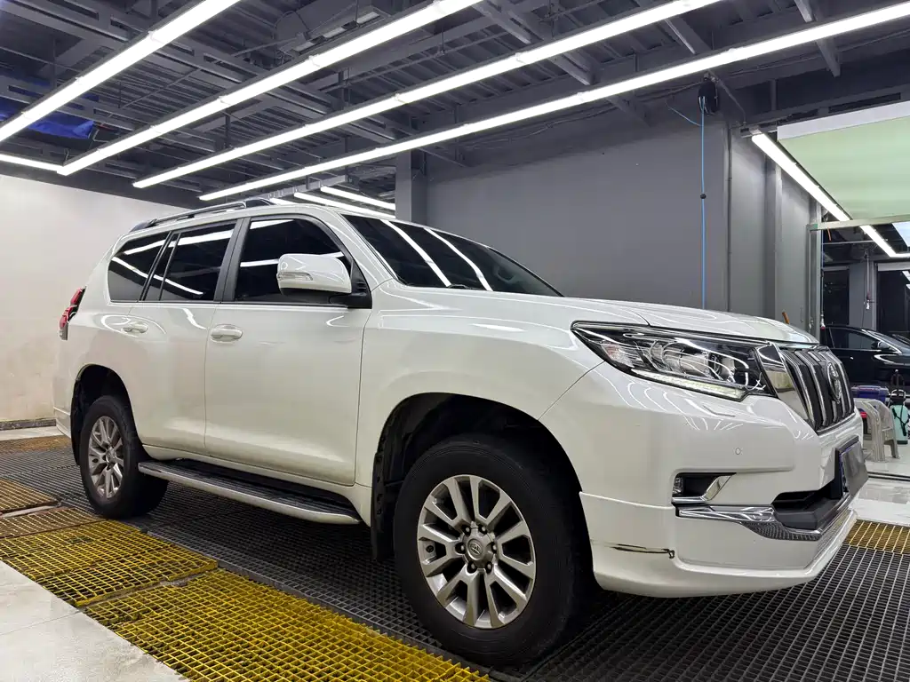 TOYOTA PRADO