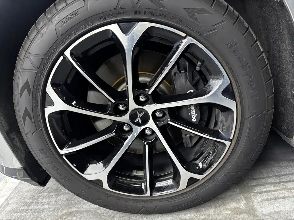 XPeng P7 — миниатюра 17