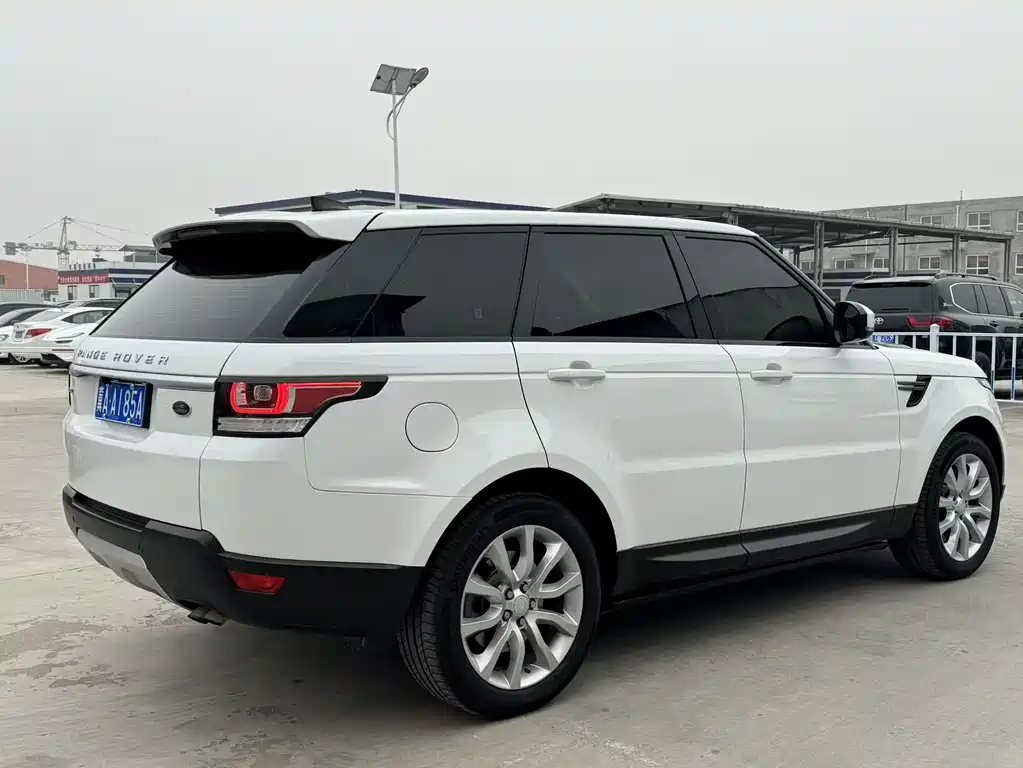Land Rover Range Rover Sport 2014 3.0T