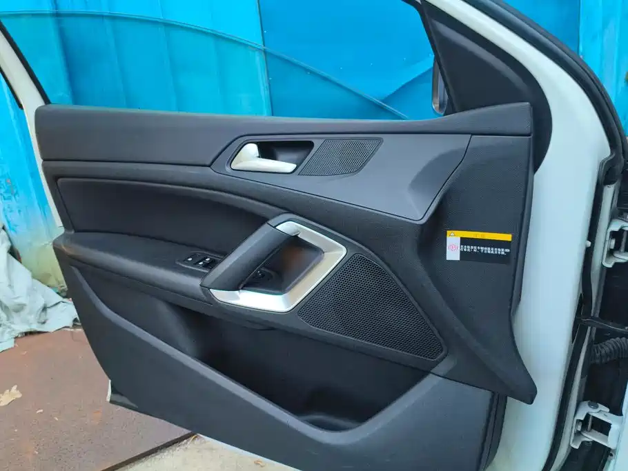 Peugeot 408 — миниатюра 7