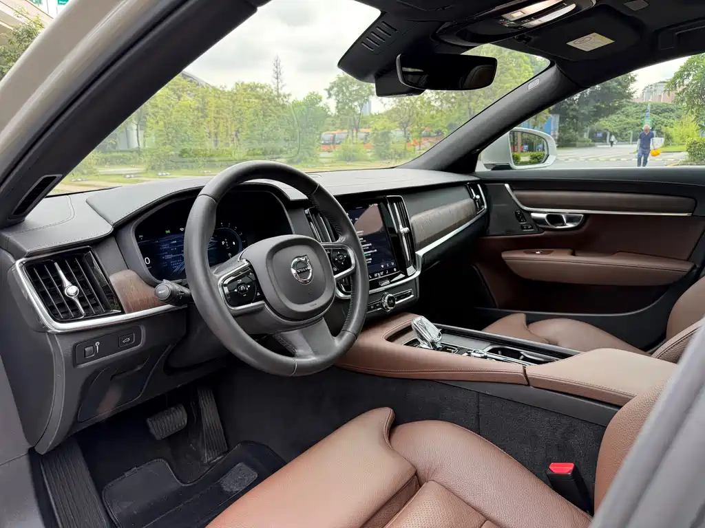 Volvo S90 2022 B5 Luxury