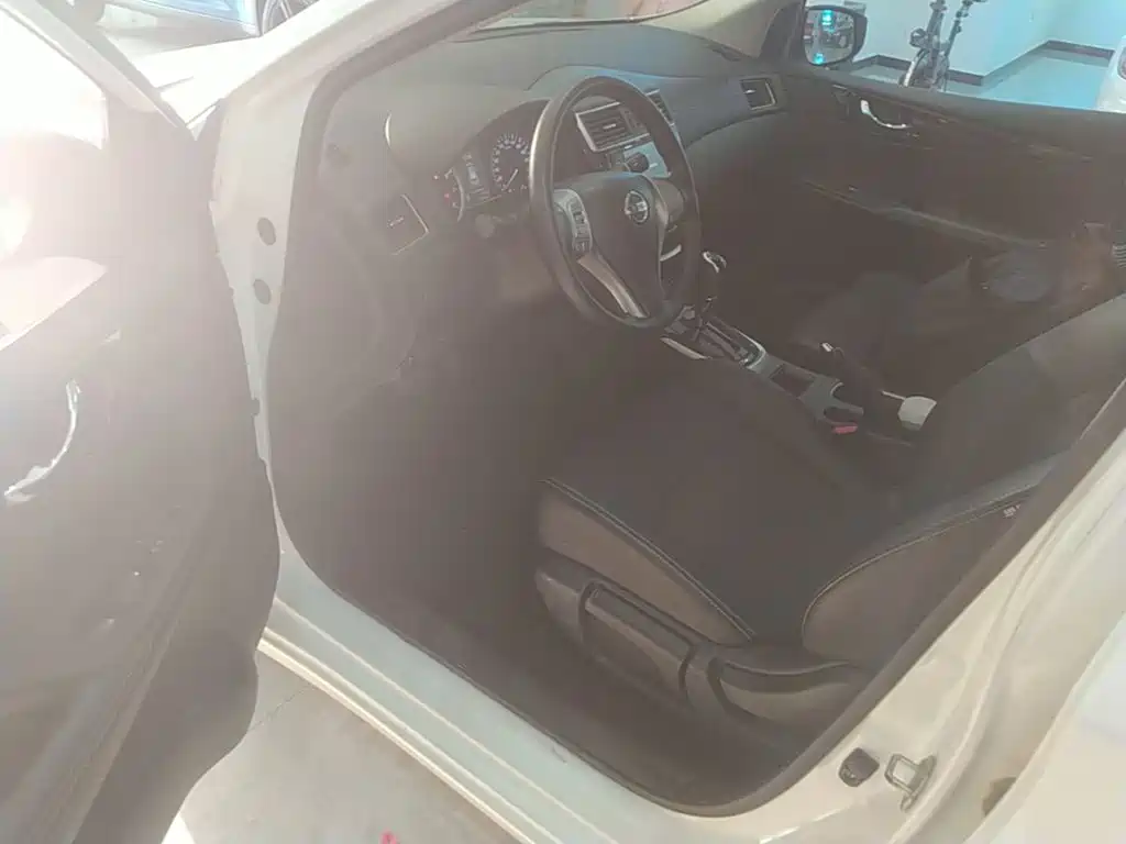 Nissan Tiida — миниатюра 16