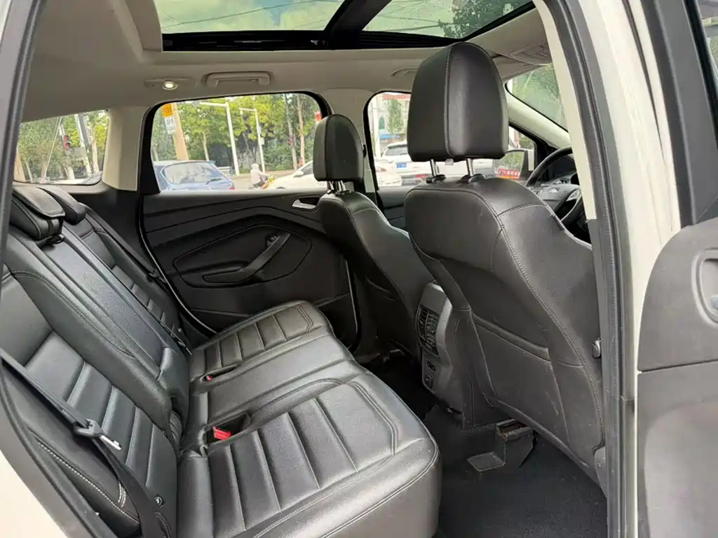 Ford Kuga — миниатюра 12