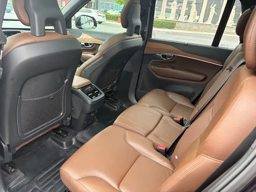 Volvo XC90 — миниатюра 14