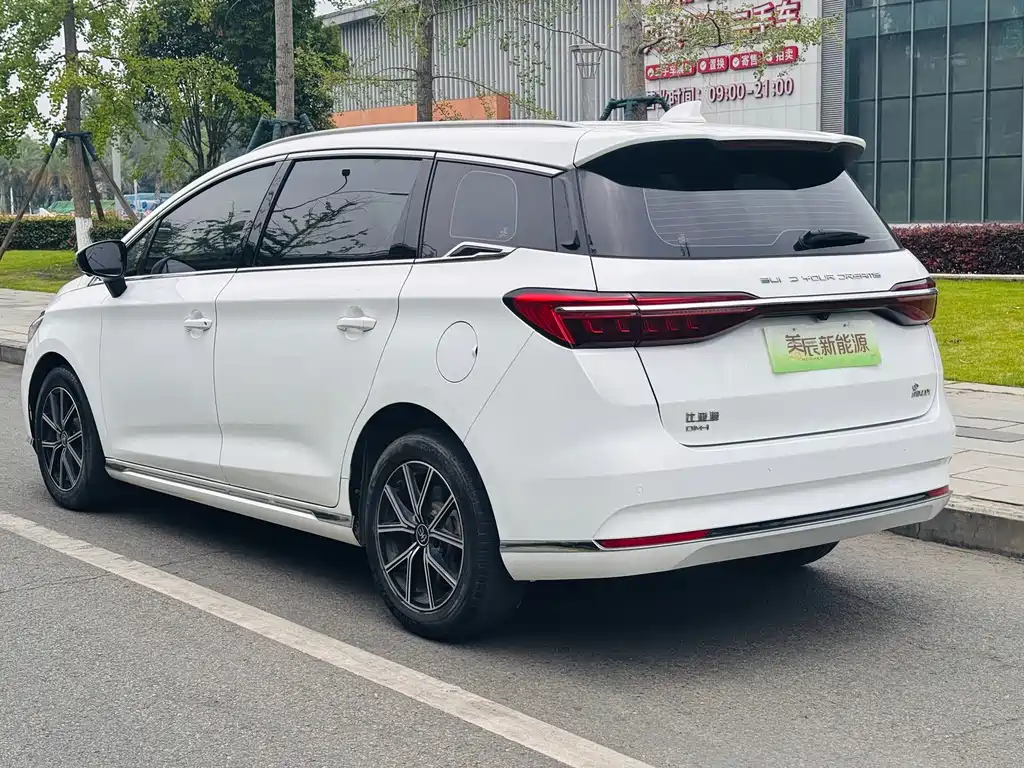BYD MAX New Energy — миниатюра 7