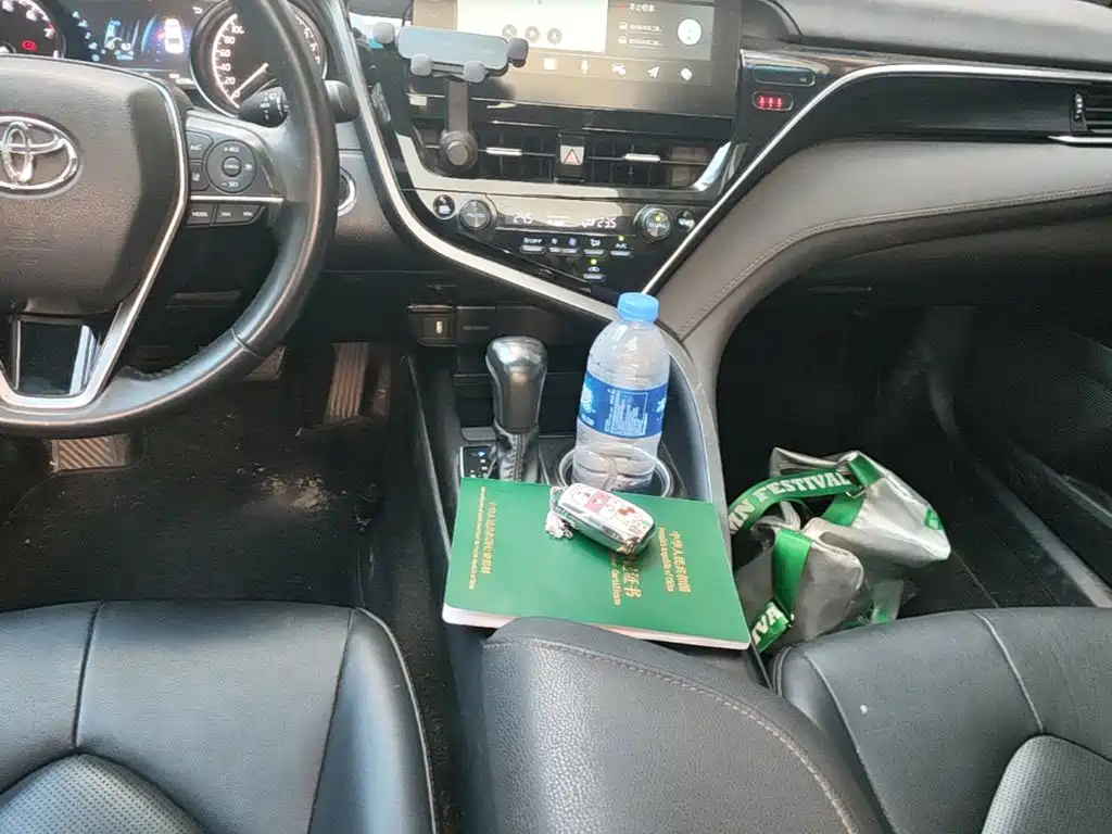 Toyota Camry — миниатюра 14