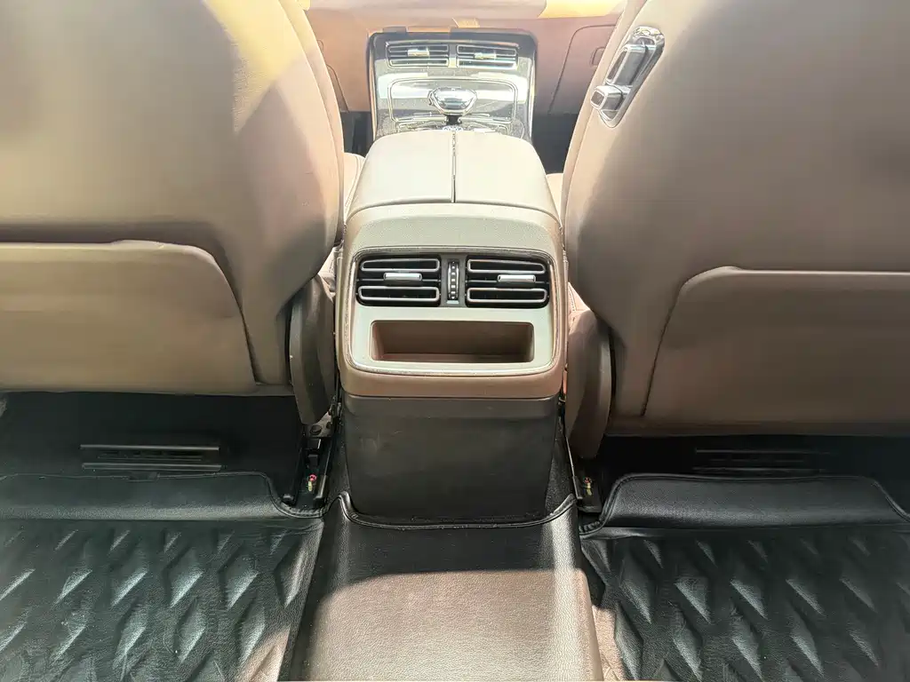 BYD Han — миниатюра 16