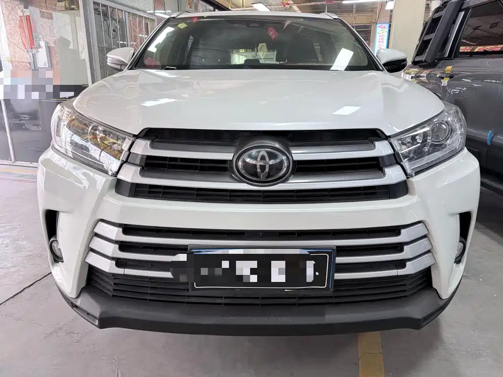 TOYOTA HIGHLANDER