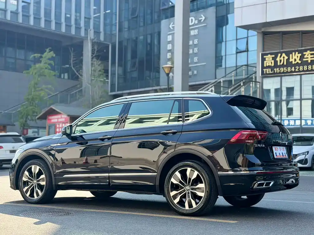 Volkswagen Tiguan L — миниатюра 7