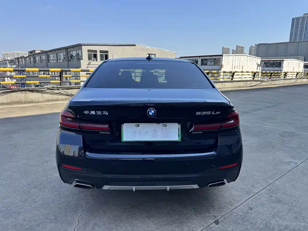 BMW 5 Series New Energy — миниатюра 7