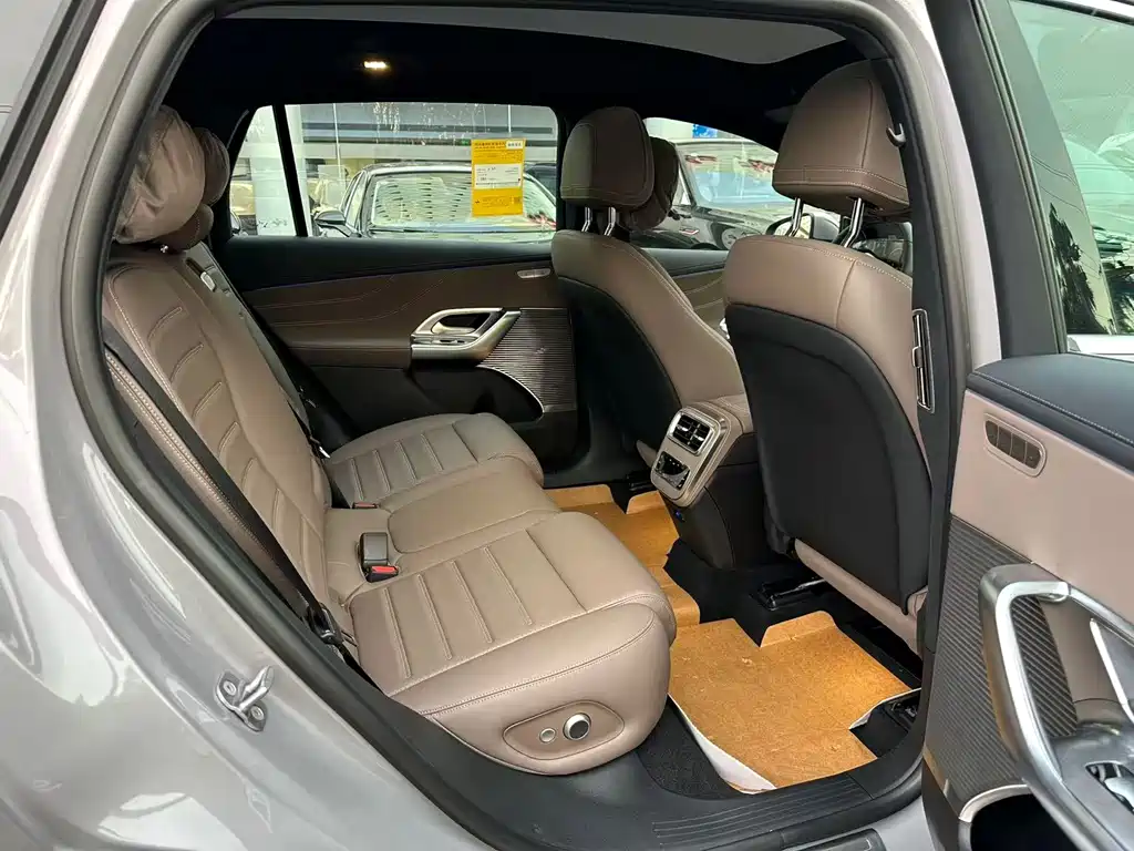 Mercedes-Benz GLC New Energy — миниатюра 8
