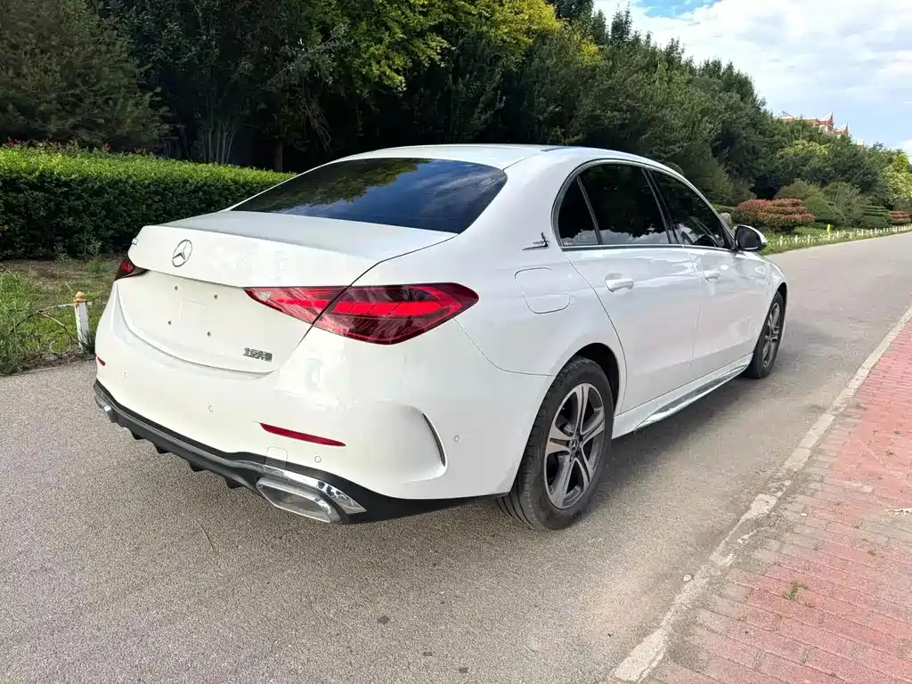 Mercedes-Benz C-Class — миниатюра 6