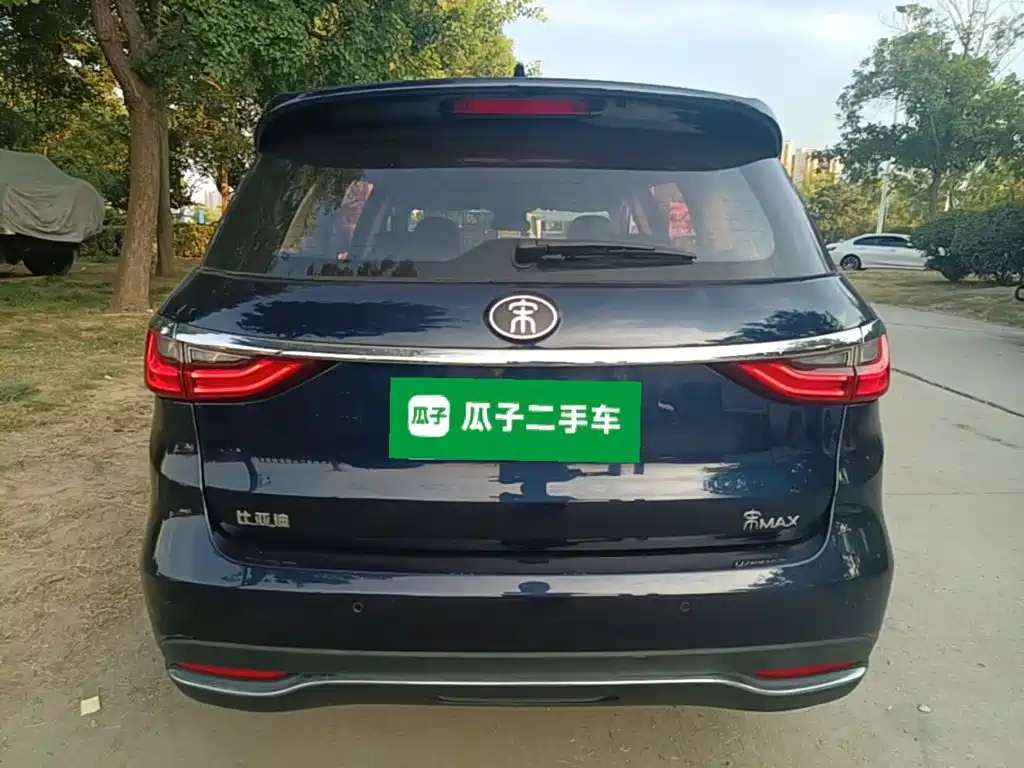 BYD MAX — миниатюра 6