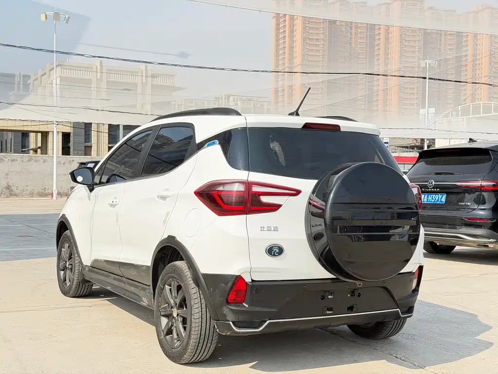 BYD Yuan EV — миниатюра 6