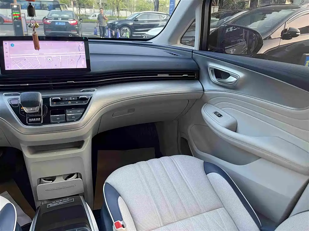 Roewe iMAX8 — миниатюра 32