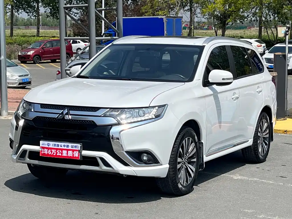 Купить Mitsubishi Outlander