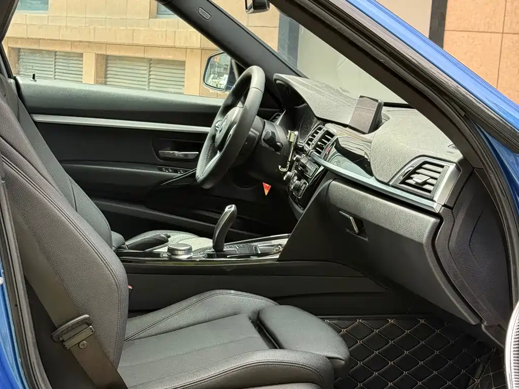 BMW 3 Series GT 320i M Sport Package, фото 25