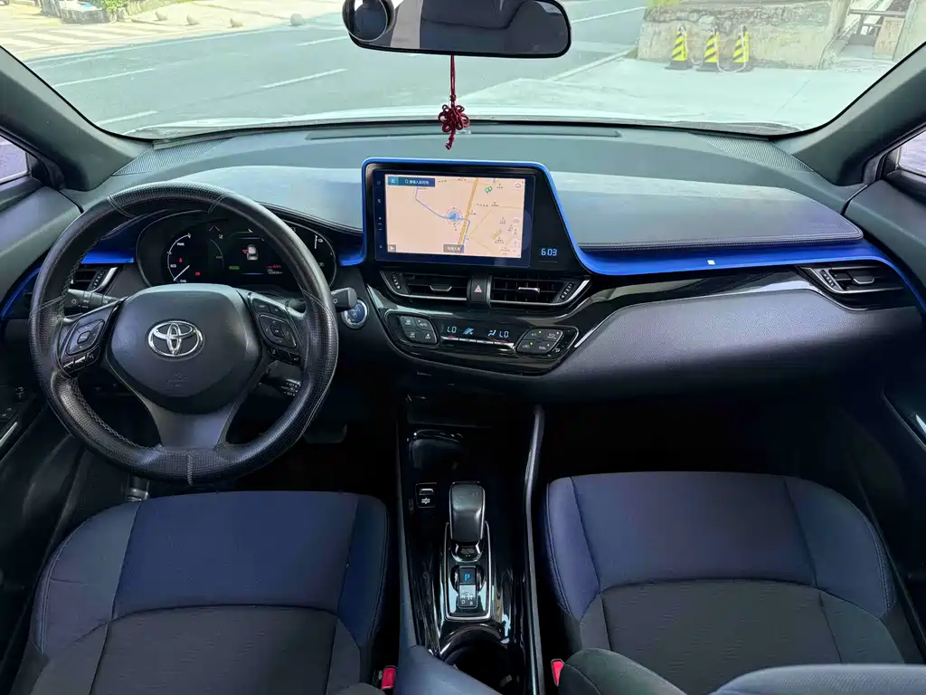 Toyota C-HR EV - фото 8