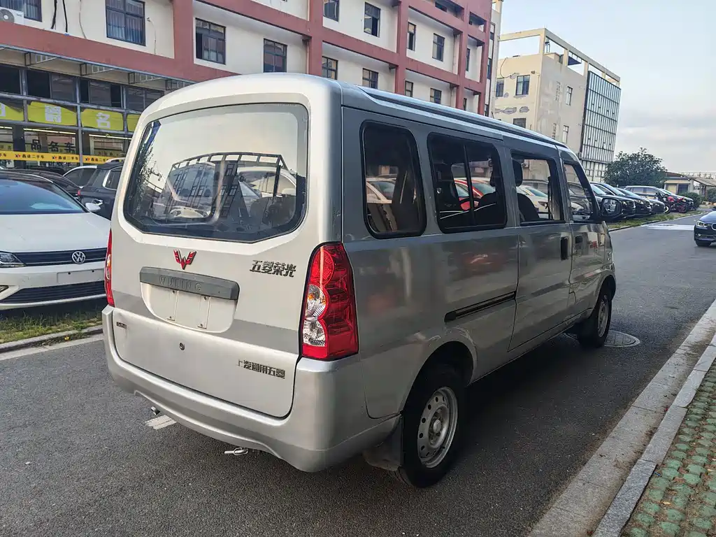 Wuling Rongguang — миниатюра 5