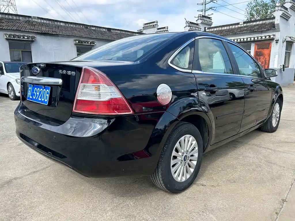 Ford Focus — миниатюра 6