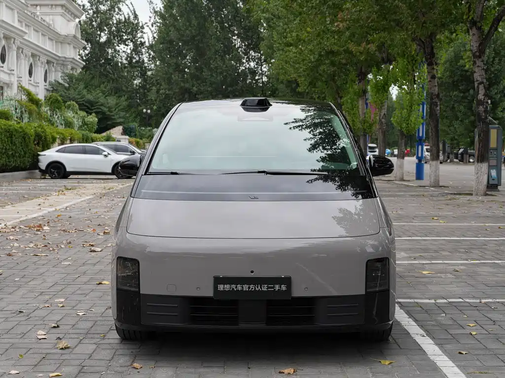 Li Auto Li MEGA — миниатюра 2
