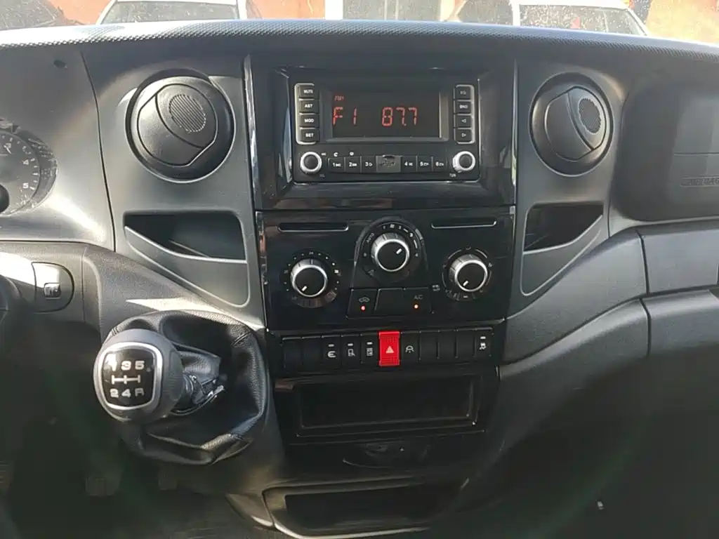 IVECO Ousheng — миниатюра 13